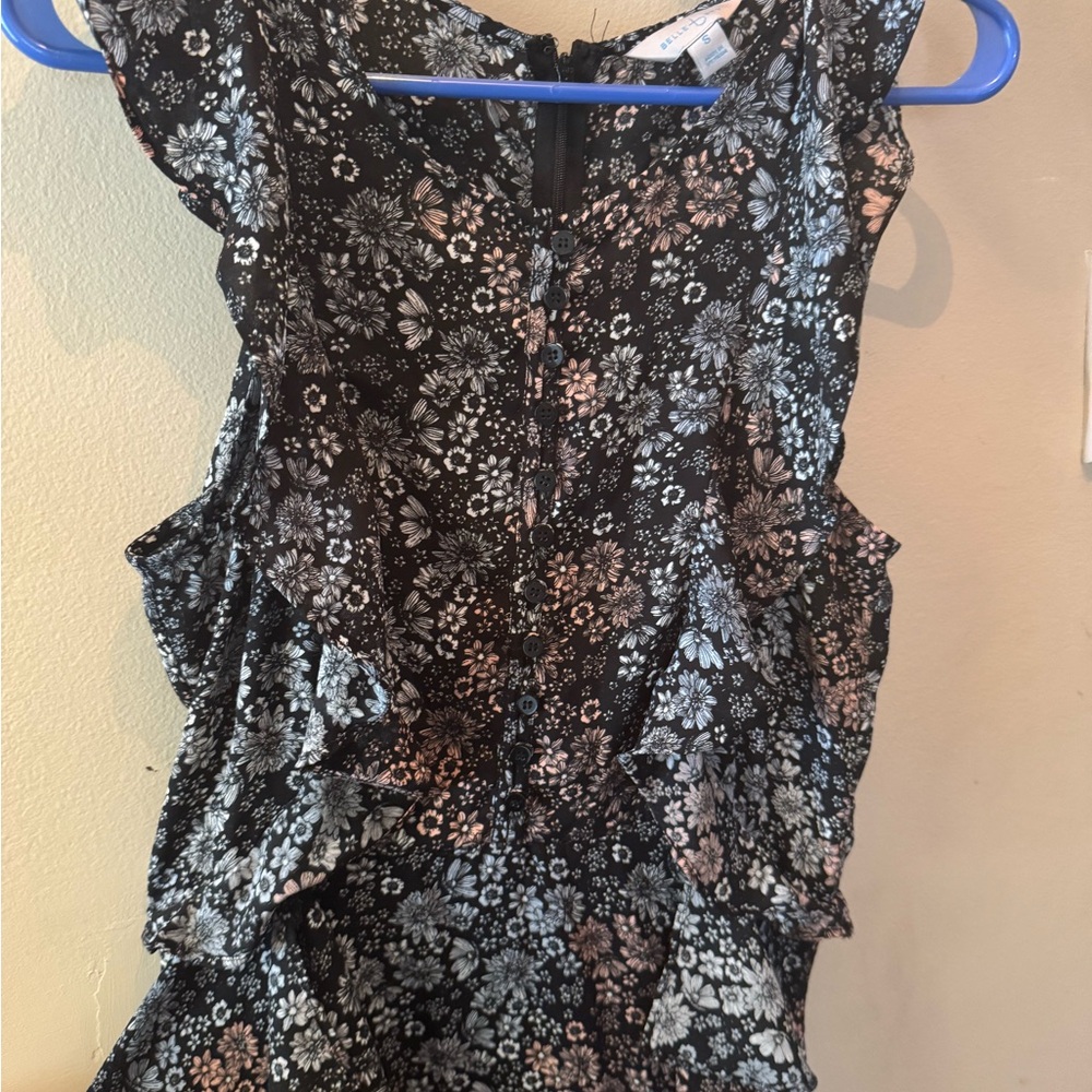 Belle + Sky Floral Flowy Ruffle Dress - size small
